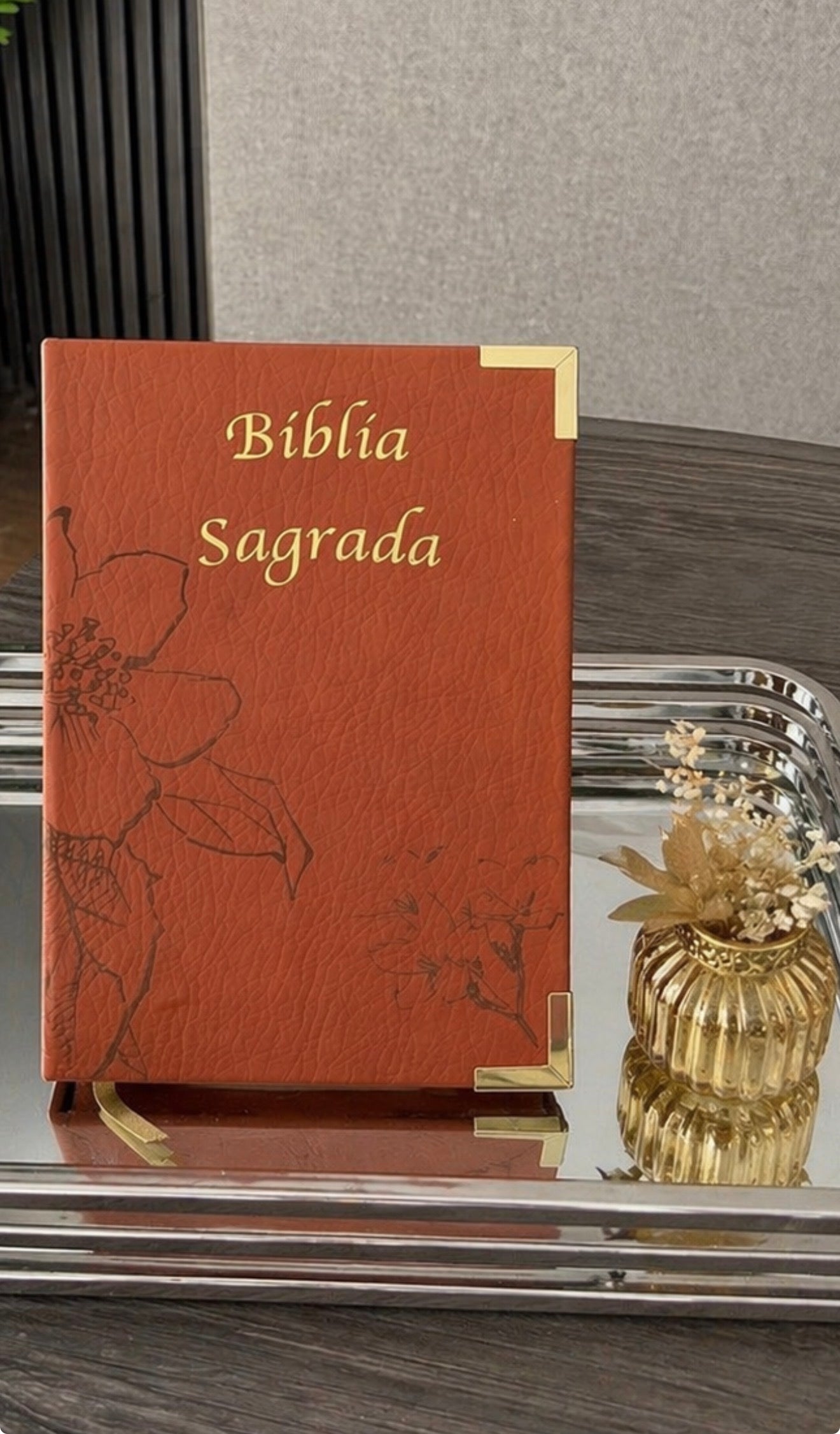 Biblia Sagrada - Caramelo / Dourado - Couro